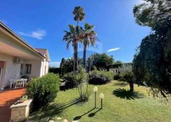 Giardino - Villa VIA PIETRE NERE  CAVA ISPICA
 
98, Modica - foto 42