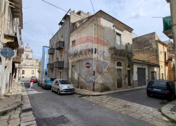 Edificio all\'aperto - Casa indipendente Via Solferino
 
7-9, Ragusa - foto 13