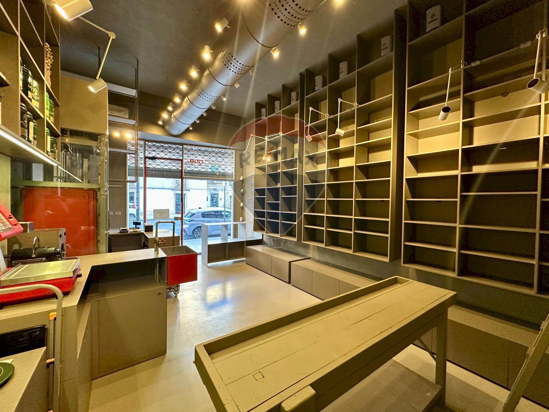 Cabina armadio - Commercial Premises Corso Umberto I
 
52, Modica - photo 1