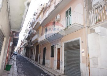 Edificio all\'aperto - Casa indipendente VIA CARMELO MOLTISANTI
 
110, Ragusa - foto 2