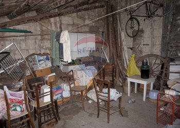 Dispensa di stoccaggio - Casa indipendente VIA CARMELO MOLTISANTI
 
110, Ragusa - foto 38