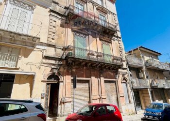 Edificio all\'aperto - Casa indipendente corso vittorio veneto
 
237/241, Ragusa - foto 1