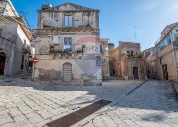 Edificio all\'aperto - Casa indipendente Via San Francesco
 
2, Chiaramonte Gulfi - foto 1