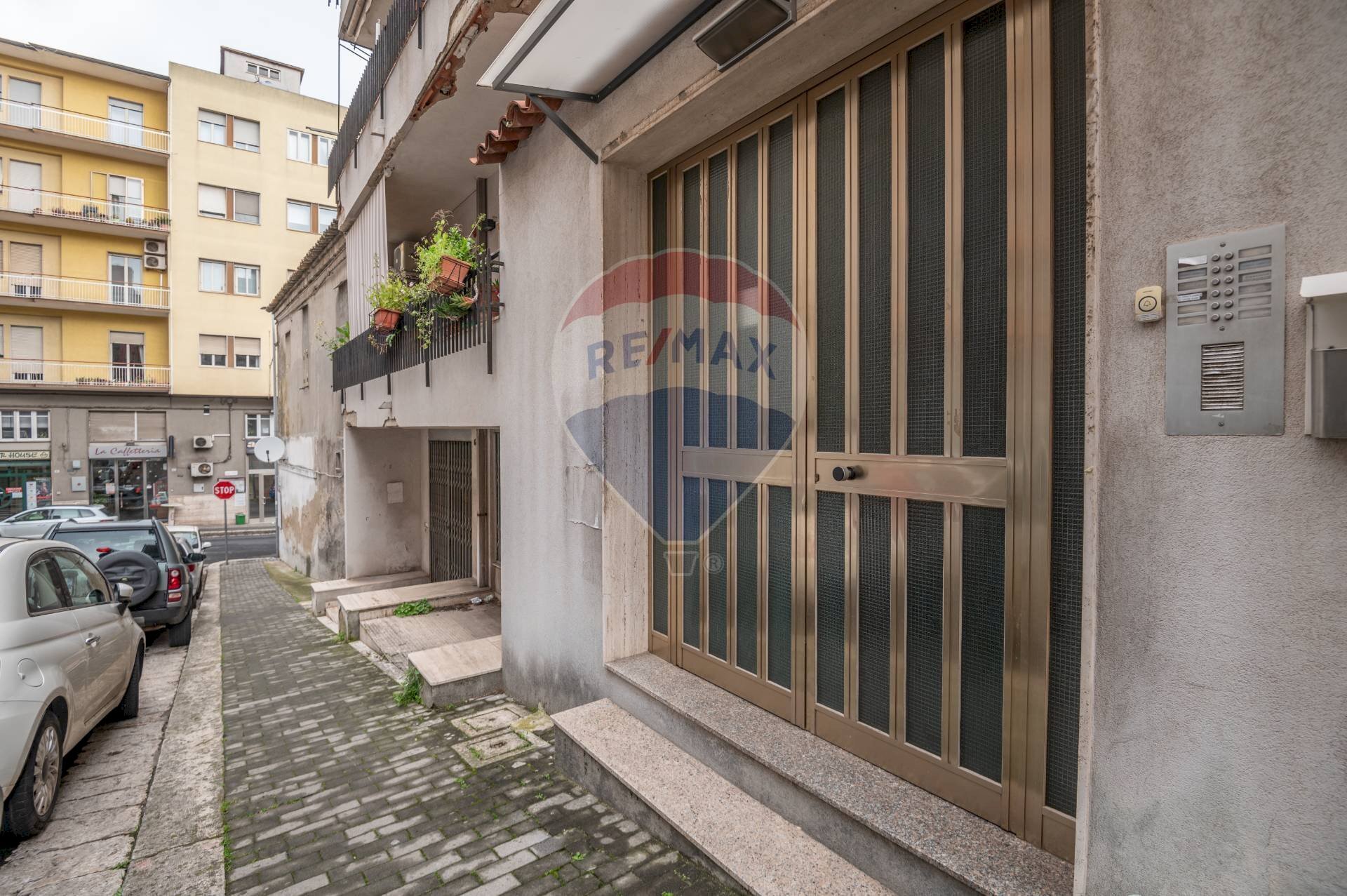 Edificio all\'aperto - Locale Commerciale Via Serafino Amabile Guastella
 
6, Ragusa - foto 1