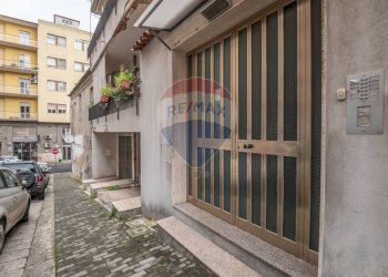 Edificio all\'aperto - Locale Commerciale Via Serafino Amabile Guastella
6, Ragusa - foto 1