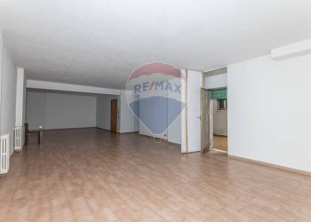 Stanza vuota - Locale Commerciale Via Serafino Amabile Guastella
6, Ragusa - foto 6