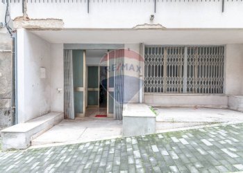 Edificio all\'aperto - Locale Commerciale Via Serafino Amabile Guastella
4, Ragusa - foto 2