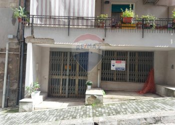 Edificio all\'aperto - Locale Commerciale Via Serafino Amabile Guastella
4, Ragusa - foto 3