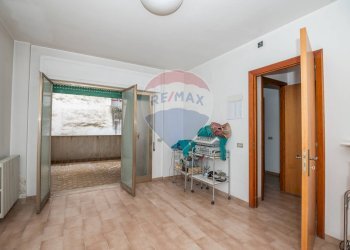 Hall / corridoio - Locale Commerciale Via Serafino Amabile Guastella
4, Ragusa - foto 11