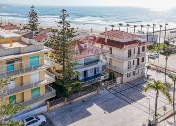 Edificio all\'aperto - Villa via Livorno
 
4, Ragusa - foto 7