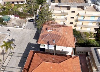 Edificio all\'aperto - Villa via Livorno
 
4, Ragusa - foto 14