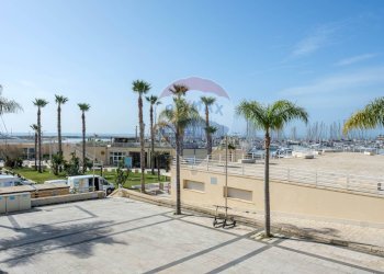 Edificio all\'aperto - Villa via Livorno
 
4, Ragusa - foto 16