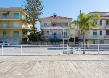 Edificio all\'aperto - Villa via Livorno
 
4, Ragusa - foto 46