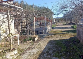 Giardino - Rustico contrada  mandredonna
 
snc, Chiaramonte Gulfi - foto 1