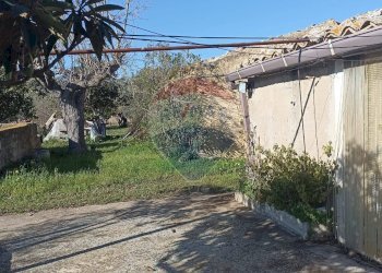 Giardino - Rustico contrada  mandredonna
 
snc, Chiaramonte Gulfi - foto 26