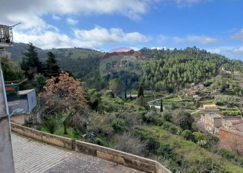 Vista delle montagne - Casa indipendente via Borgo Cuba
 
30, Chiaramonte Gulfi - foto 12