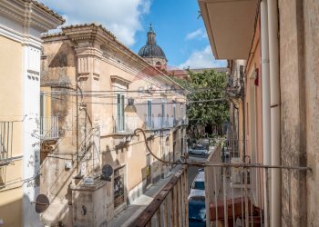 Balcone - Casa indipendente VIA SAN GIOVANNI
 
22, Ragusa - foto 1