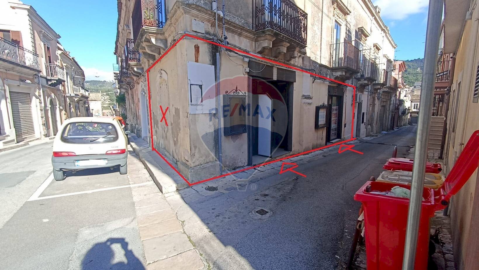 Edificio all\'aperto - Locale Commerciale corso umberto, Chiaramonte Gulfi - foto 3