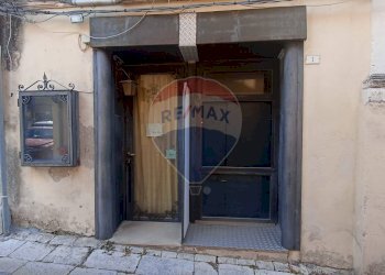 Edificio all\'aperto - Locale Commerciale corso umberto, Chiaramonte Gulfi - foto 4