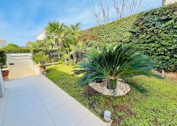 Giardino - Casa semi indipendente Via S. Josemaria Escrivà
 
28, Ragusa - foto 13