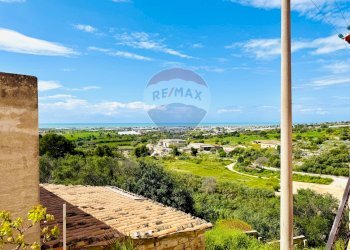 Vista delle montagne - Casa indipendente VIALE NORVEGIA
 
8, Scicli - foto 10