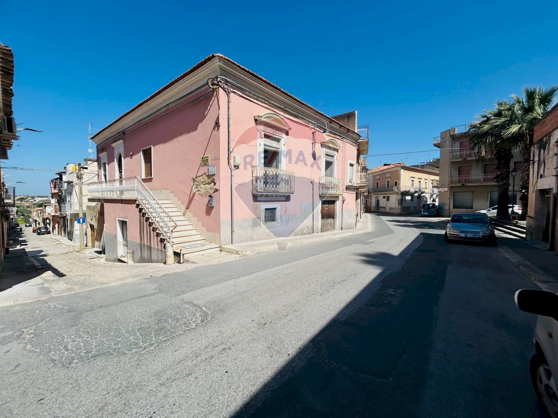 Edificio all\'aperto - Casa indipendente via francesco petrarca
 
28, Comiso - foto 3