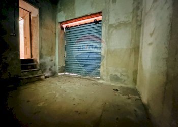 Non correlato - Casa indipendente via francesco petrarca
 
28, Comiso - foto 31