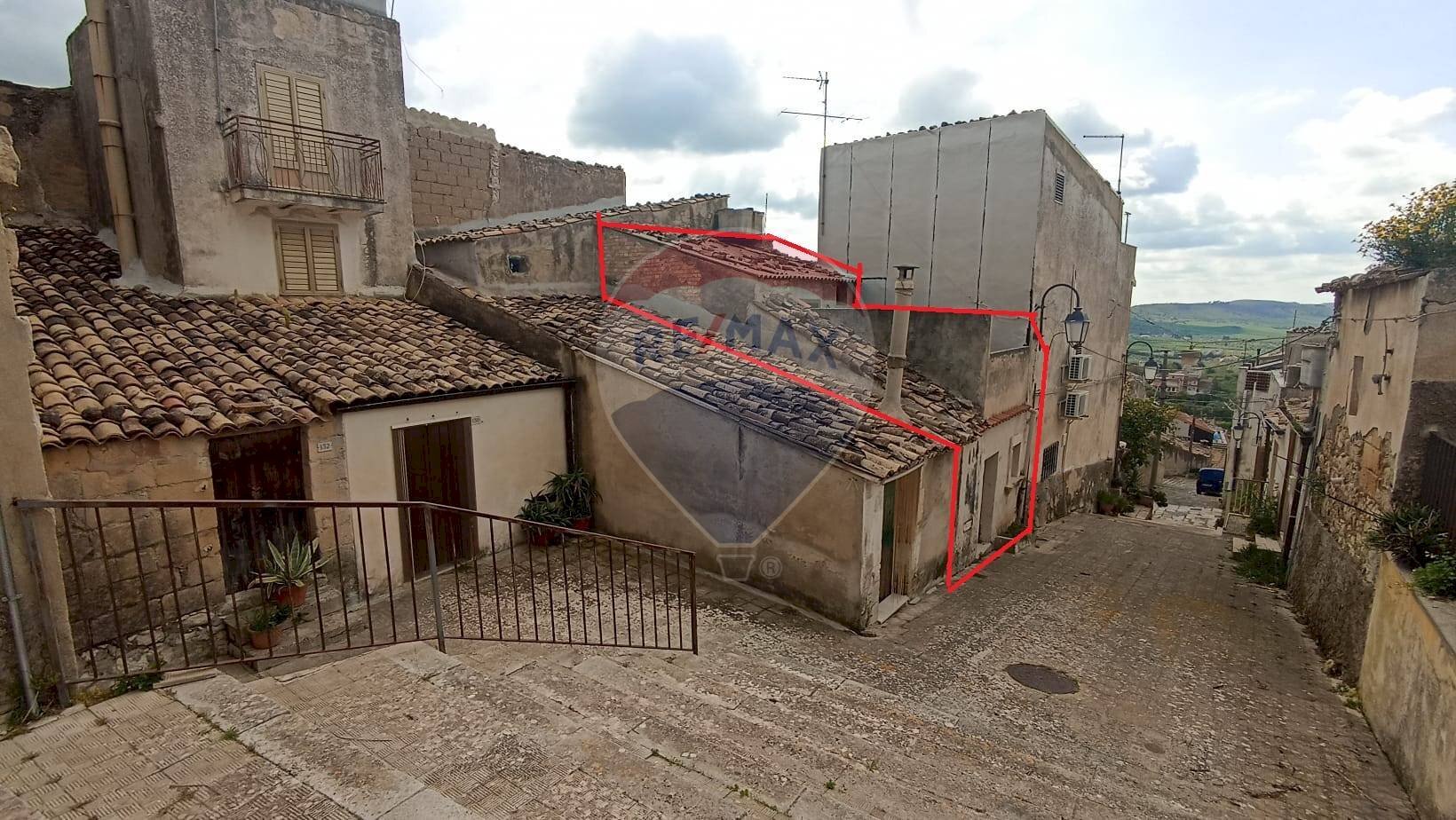 Edificio all\'aperto - Casa indipendente vincenzo bellini
126, Giarratana - foto 3