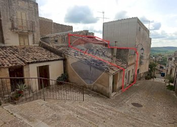 Edificio all\'aperto - Casa indipendente vincenzo  bellini
 
126, Giarratana - foto 3