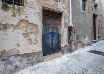 Edificio all\'aperto - Casa indipendente Via Chiasso Chiavola
 
5, Ragusa - foto 22