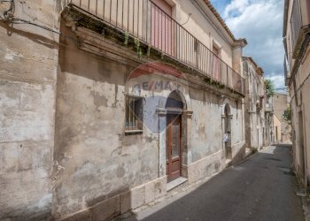 Edificio all\'aperto - Appartamento Via Chiaramonte
 
23, Ragusa - foto 1