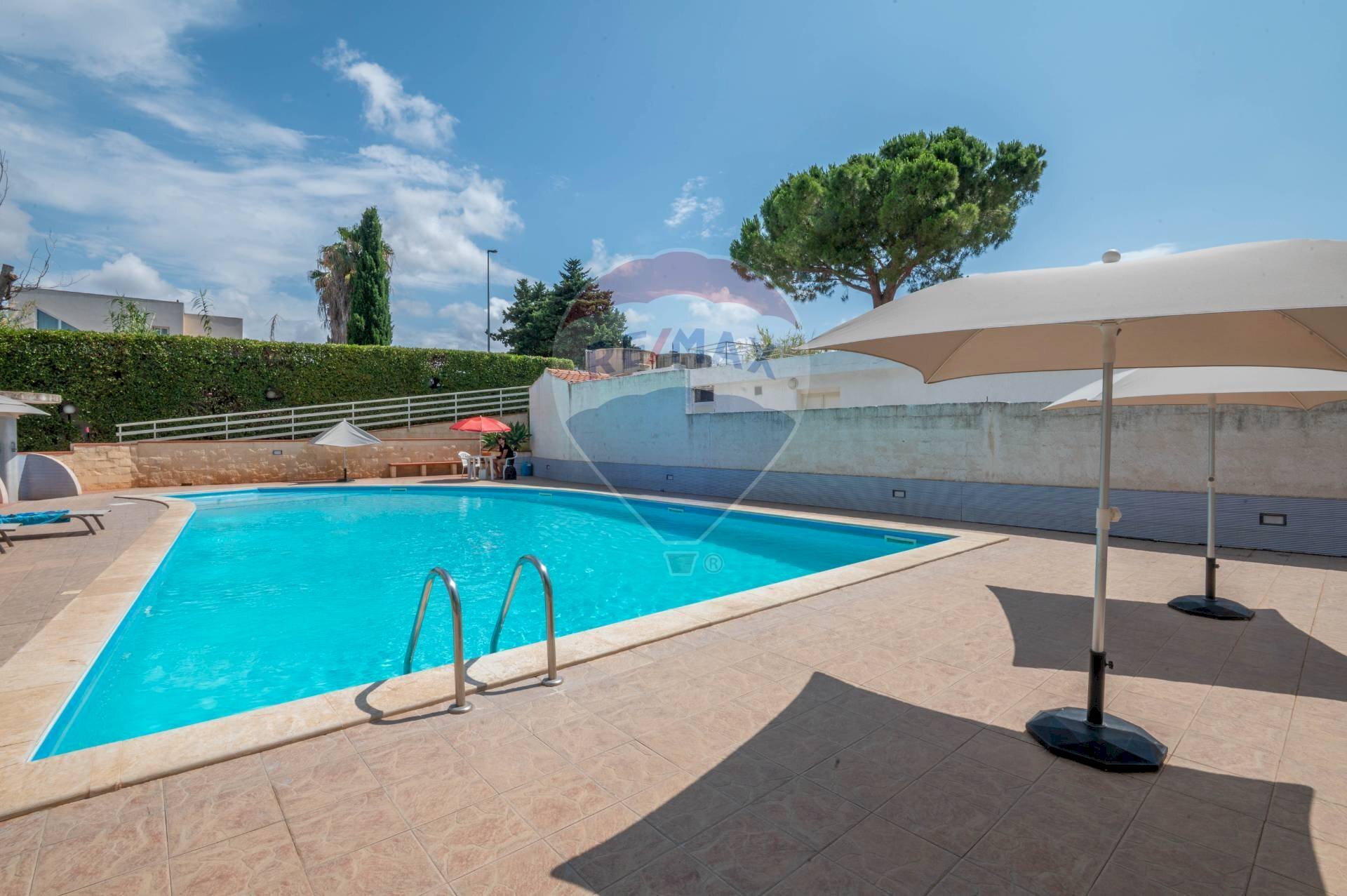 Piscina - Trilocale Via Vulcano
 
40, Ragusa - foto 2