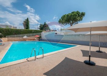 Piscina - Trilocale Via Vulcano
 
40, Ragusa - foto 2