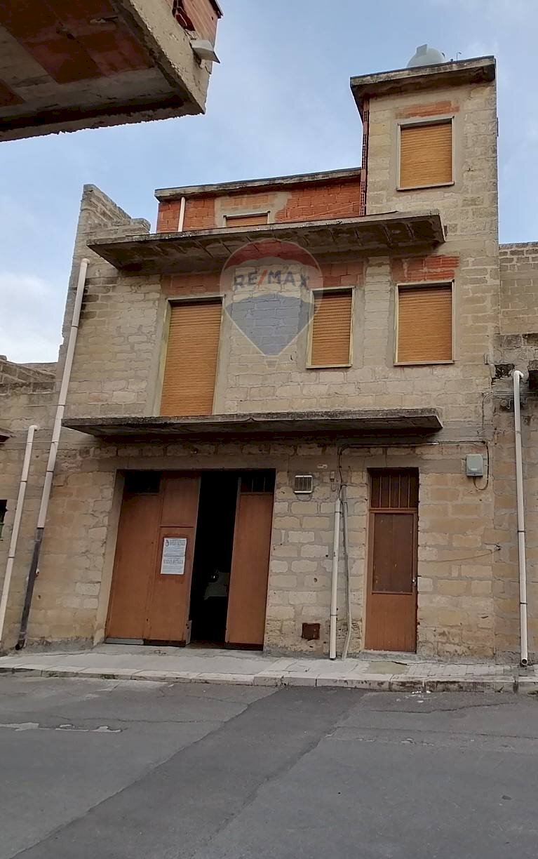 Edificio all\'aperto - Independent house via La Farina
 
70, Comiso - photo 1
