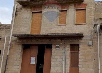 Edificio all\'aperto - Casa indipendente via La Farina
 
70, Comiso - foto 5