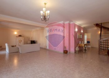 Soggiorno - Appartamento VIA GIACINTO MENOTTI SERRATI
 
18, Vittoria - foto 2