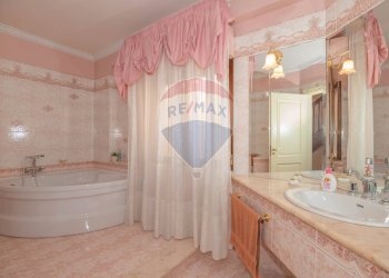 Bagno - Appartamento VIA GIACINTO MENOTTI SERRATI
 
18, Vittoria - foto 9