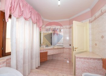 Bagno - Appartamento VIA GIACINTO MENOTTI SERRATI
 
18, Vittoria - foto 10