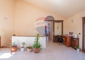 Soggiorno - Appartamento VIA GIACINTO MENOTTI SERRATI
 
18, Vittoria - foto 41