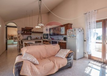 Sala da pranzo - Appartamento VIA GIACINTO MENOTTI SERRATI
 
18, Vittoria - foto 43