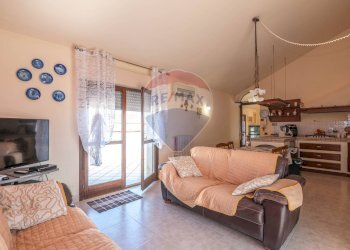 Soggiorno - Appartamento VIA GIACINTO MENOTTI SERRATI
 
18, Vittoria - foto 44