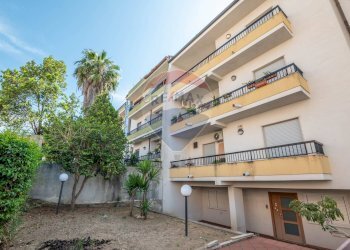 Edificio all\'aperto - Appartamento VIA GIACINTO MENOTTI SERRATI
 
18, Vittoria - foto 52