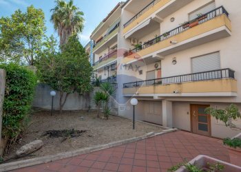 Edificio all\'aperto - Appartamento VIA GIACINTO MENOTTI SERRATI
 
18, Vittoria - foto 53