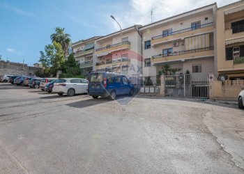 Edificio all\'aperto - Appartamento VIA GIACINTO MENOTTI SERRATI
 
18, Vittoria - foto 57