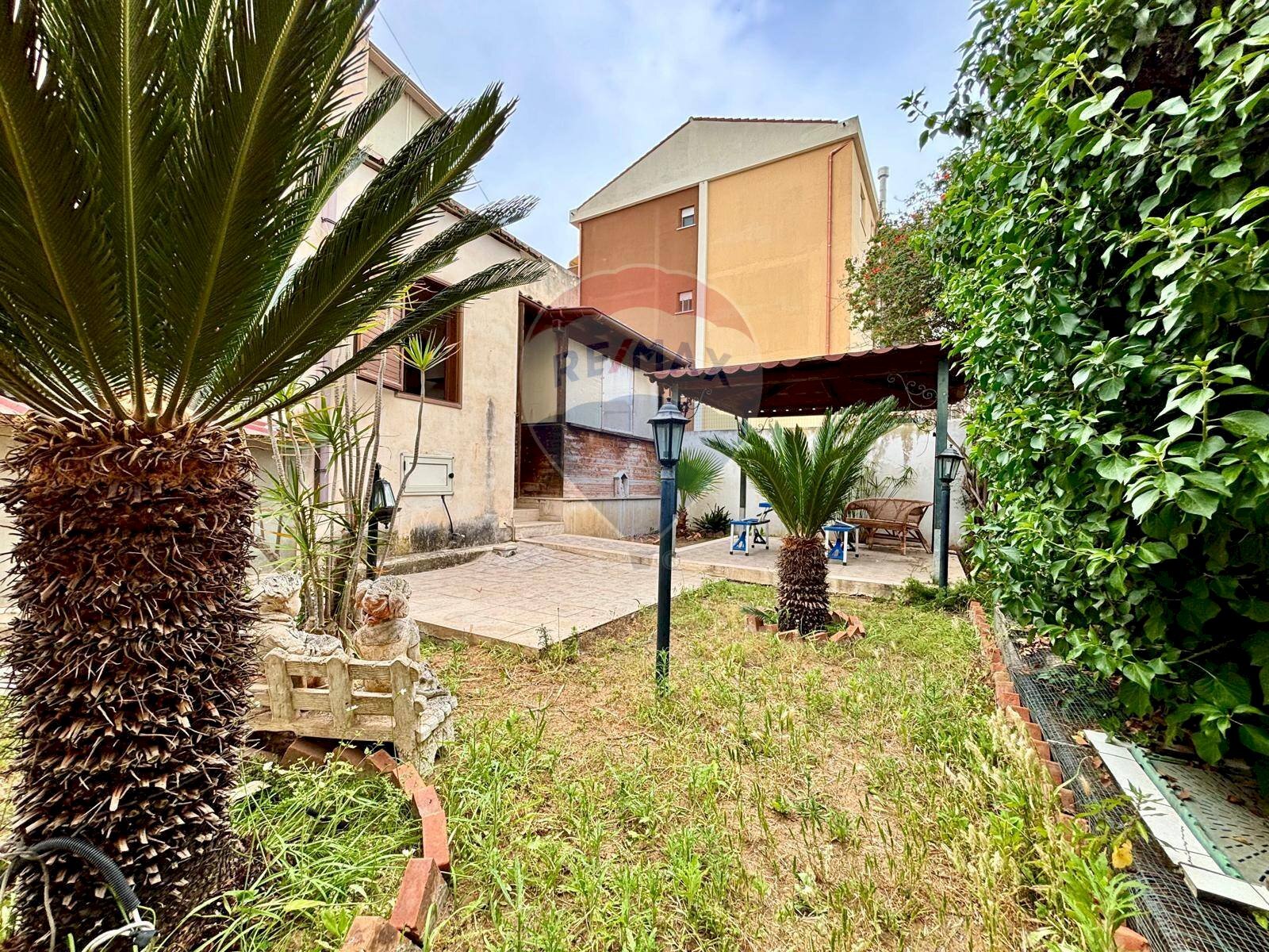 Giardino - Villa Via Giacinto Menotti Serrati
 
5, Vittoria - foto 1