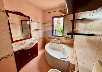 Bagno - Villa Via Giacinto Menotti Serrati
 
5, Vittoria - foto 9