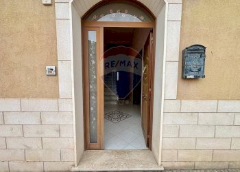 Edificio all\'aperto - Villa Via Giacinto Menotti Serrati
 
5, Vittoria - foto 29