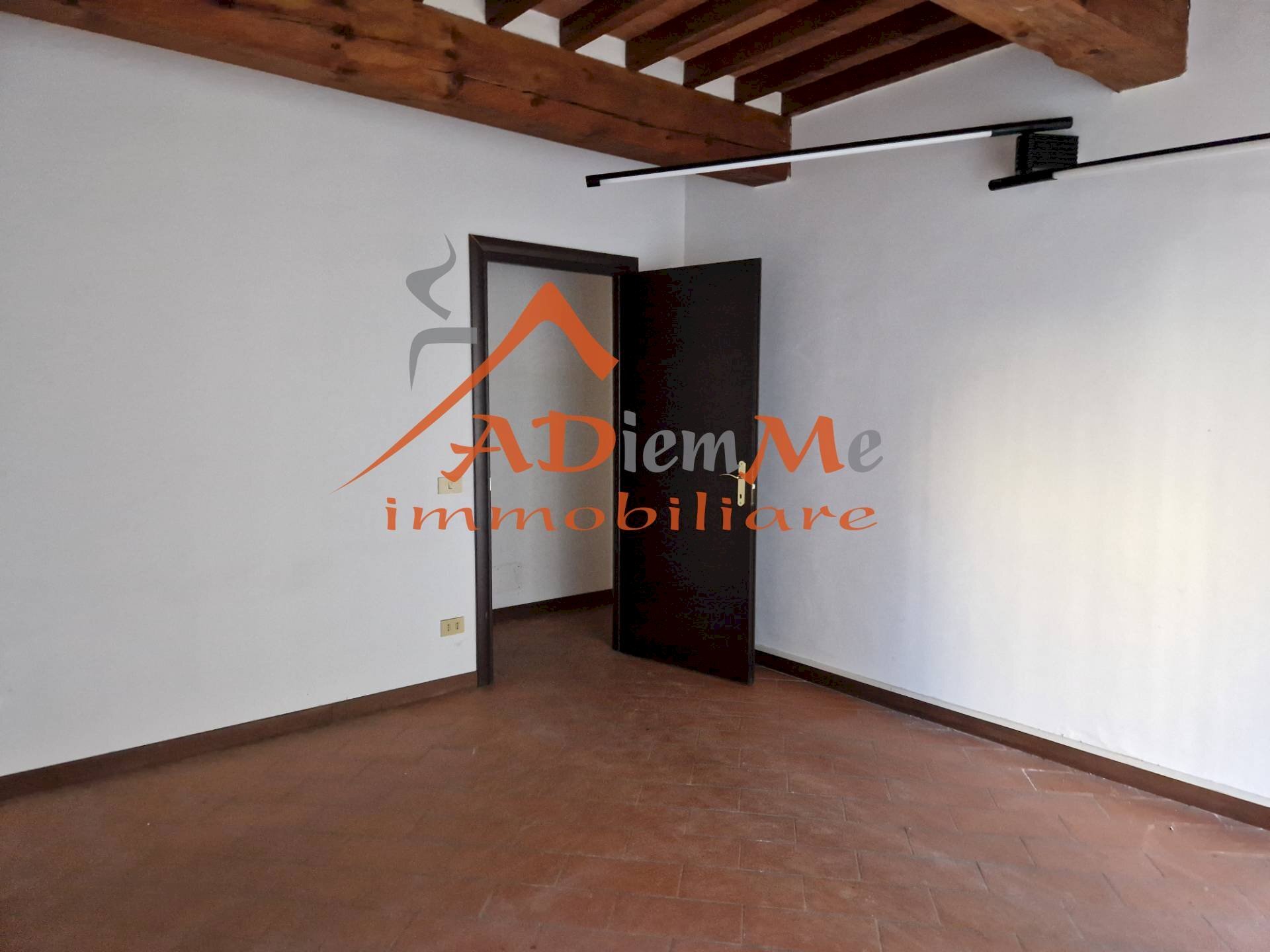 Foto 1 - Commercial Premises Lungarno Gambacorti, Pisa - photo 1