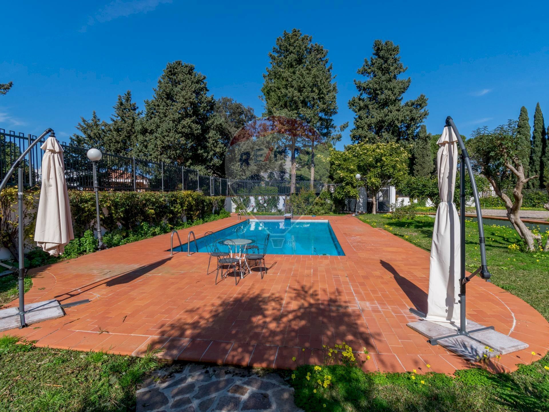 Piscina - Villa Via Tommaso Natale
 
93/B, Palermo - foto 2