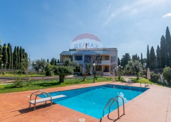 Piscina - Villa Via Tommaso Natale
 
93/B, Palermo - foto 1